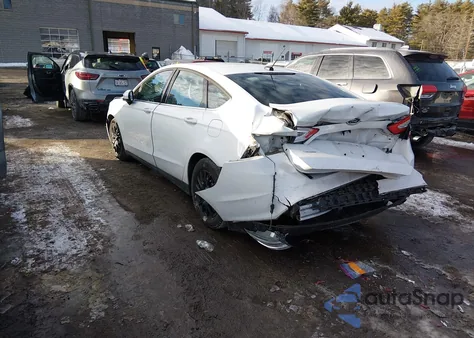 2013 Ford Fusion S z USA, uszkodzony, nr VIN 3FA6P0G7XDR243965